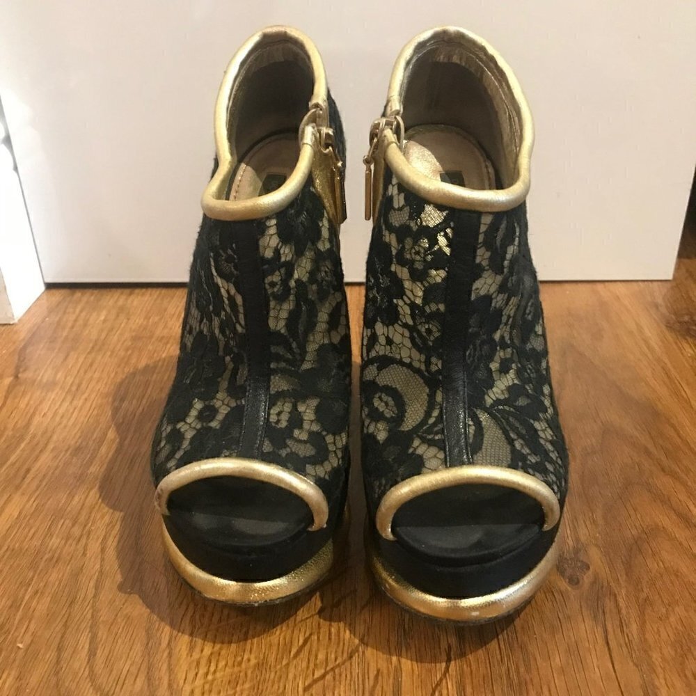 Dolce and Gabbana lace wedge heel - Picture 4 of 9